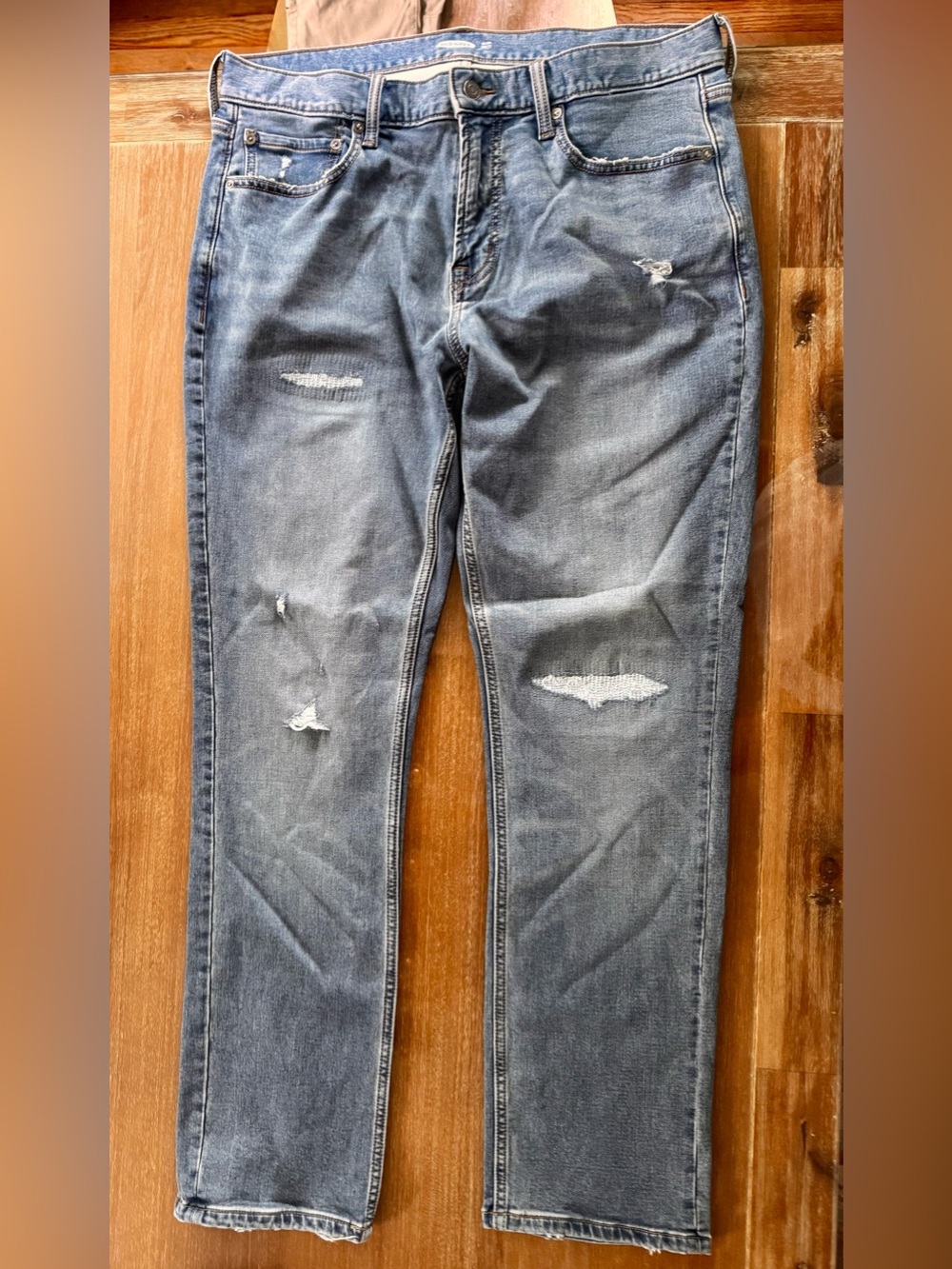 men’s old Navy slim built in flex 34x 30 distressed lighter wash stretchy